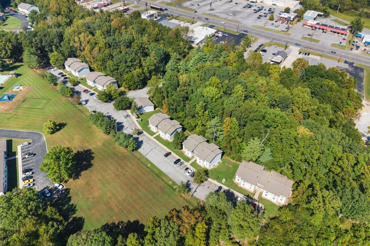 Apartment for rent at 100 Valley View Dr, Dickson, TN 37055