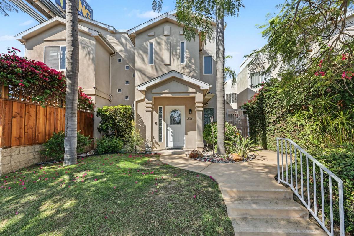 Condo for rent at 2020 Garnet Ave, San Diego, CA 92109
