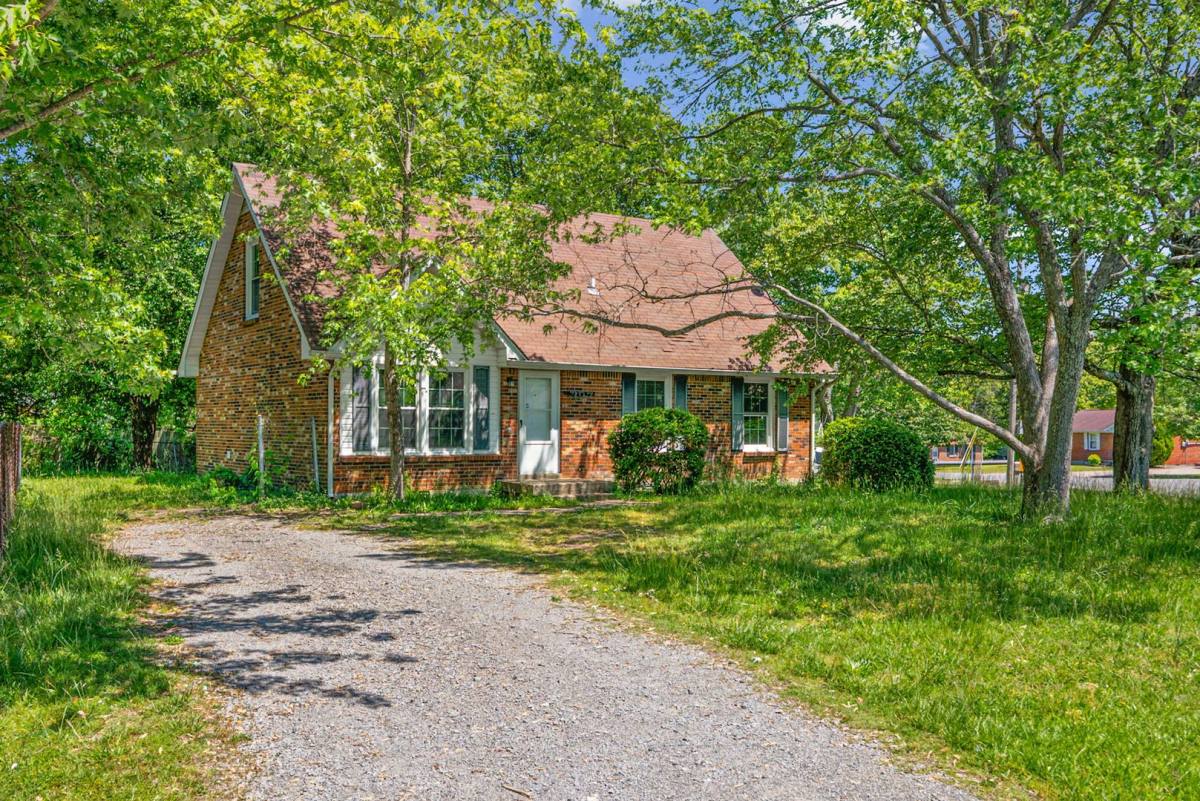 House for rent at 397 Elaine Dr, Clarksville, TN 37042