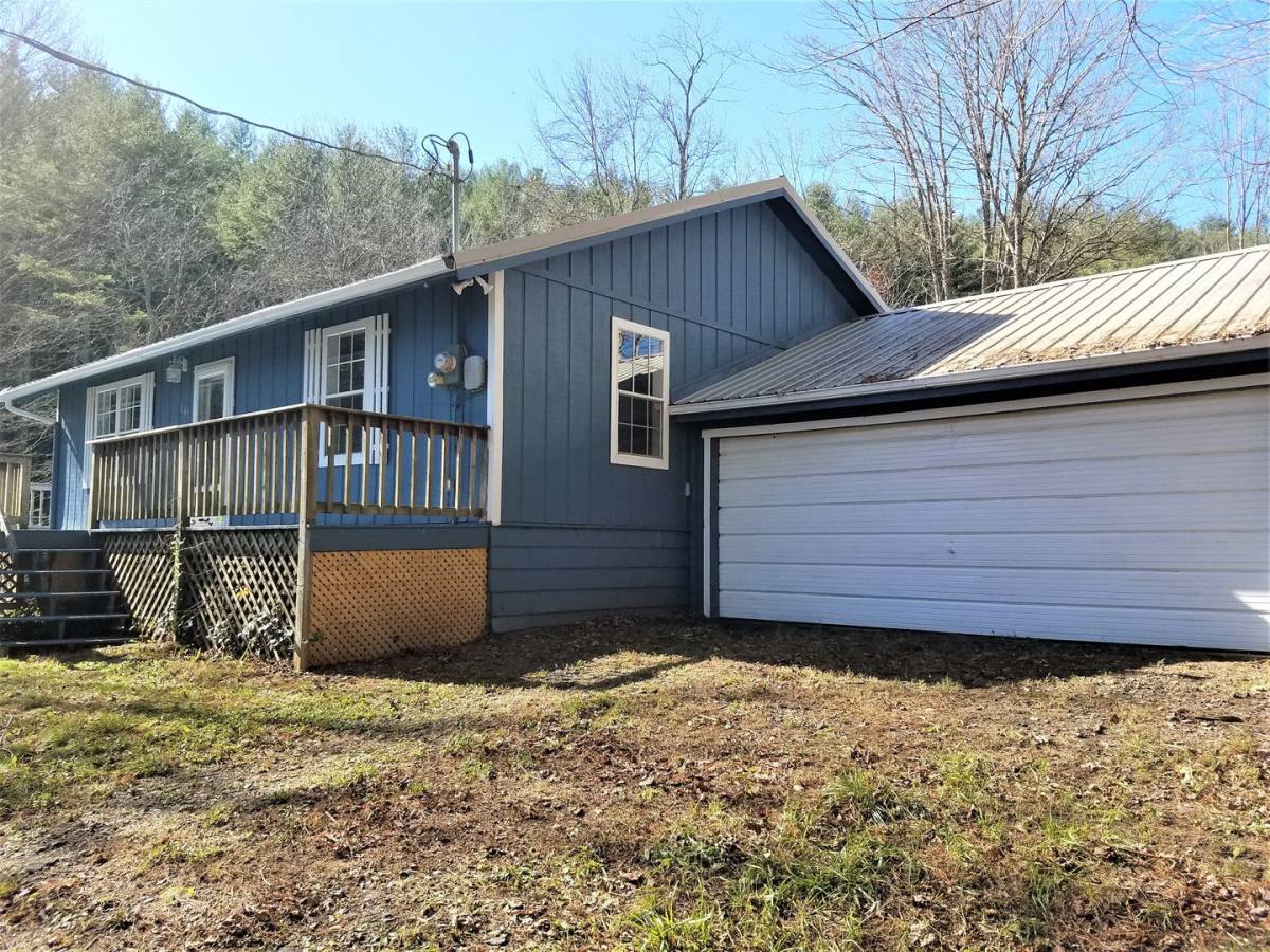 House for rent at 1149 Windy Hill Rd, Fleetwood, NC 28626