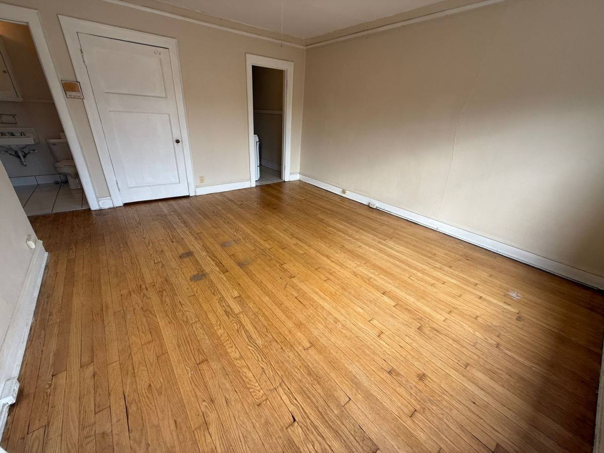 1303 N Cass St, Milwaukee, WI 53202 - Apartment for Rent - Image 10