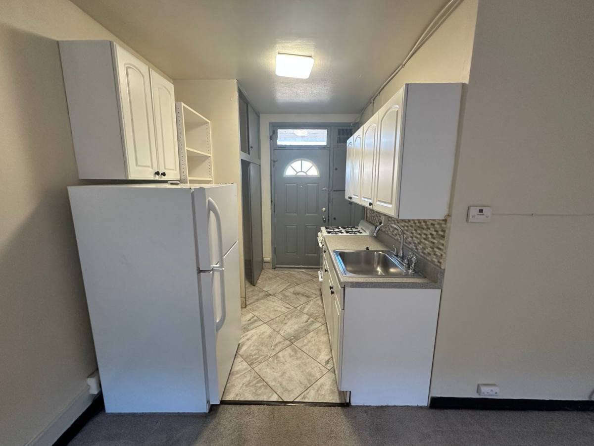 1026 E Lyon St, Milwaukee, WI 53202 - Apartment for Rent - Image 10