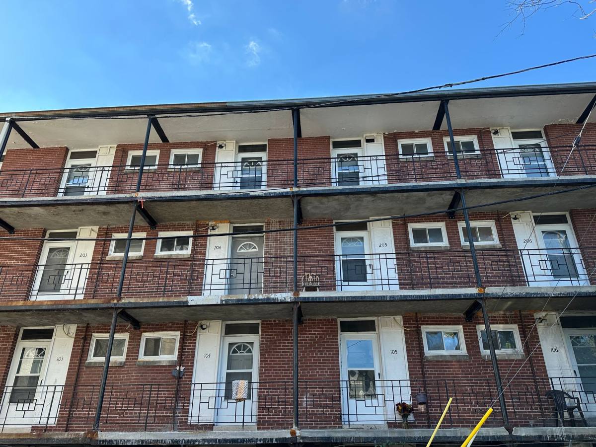 1026 E Lyon St, Milwaukee, WI 53202 - Apartment for Rent - Image 2