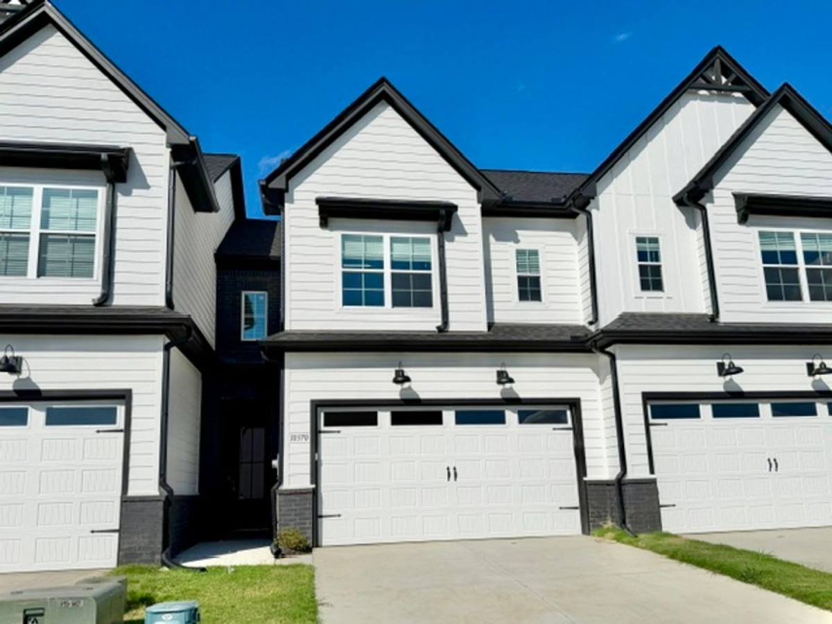 Townhouse for rent at 10370 May Flowers St, Olive Branch, MS 38654