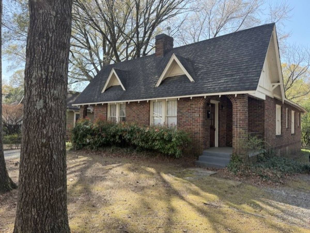 House for rent at 1817 Thomas Ave, Charlotte, NC 28205