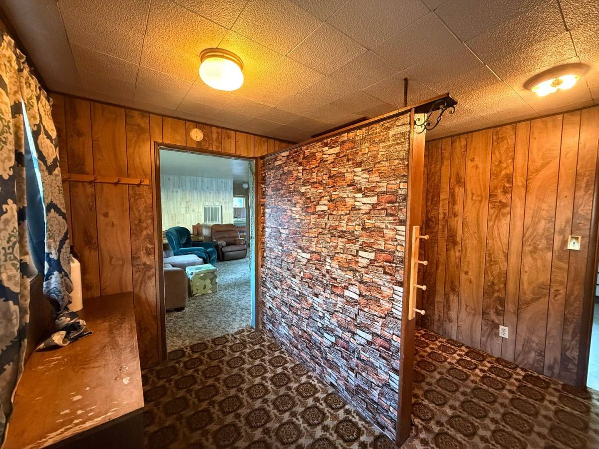 518 Willow St, Kodiak, AK 99615 - House for Rent - Image 2
