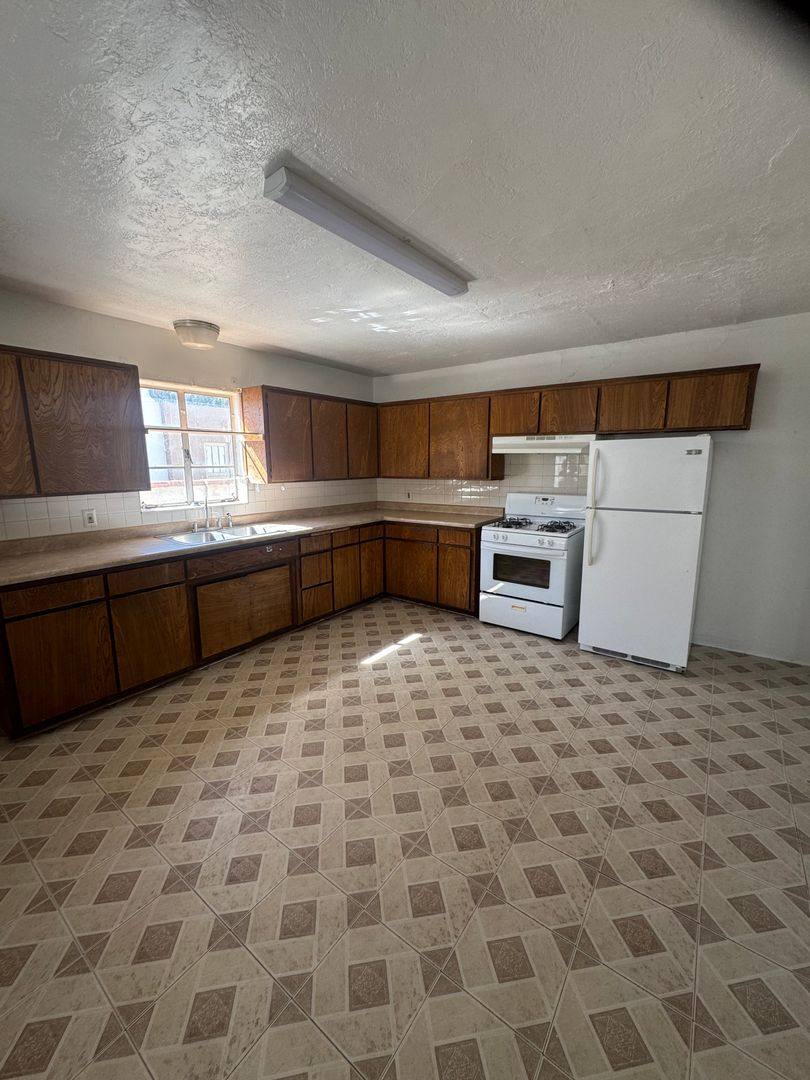 House for rent at 230 Solano Dr NE #B, Albuquerque, NM 87108