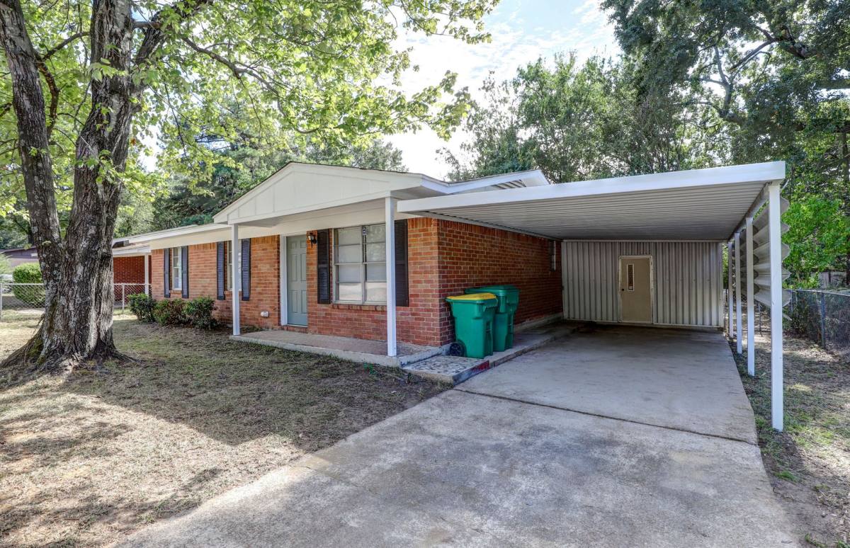 713 Hillview St, Texarkana, TX 75501 - House for Rent