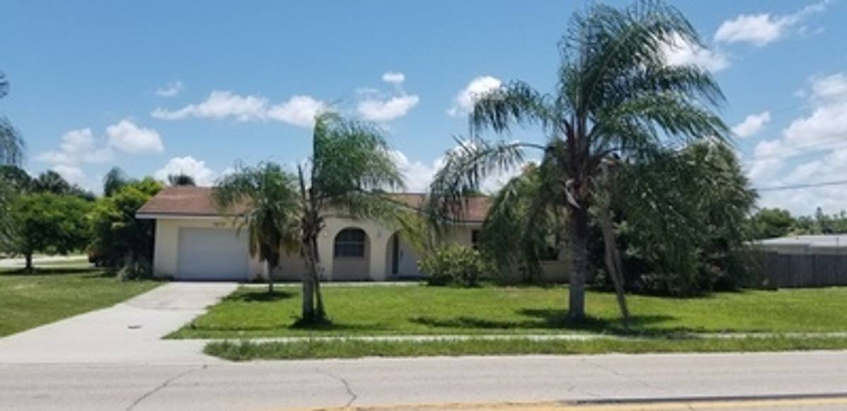 House for rent at 7472 San Carlos Blvd, Fort Myers, FL 33967