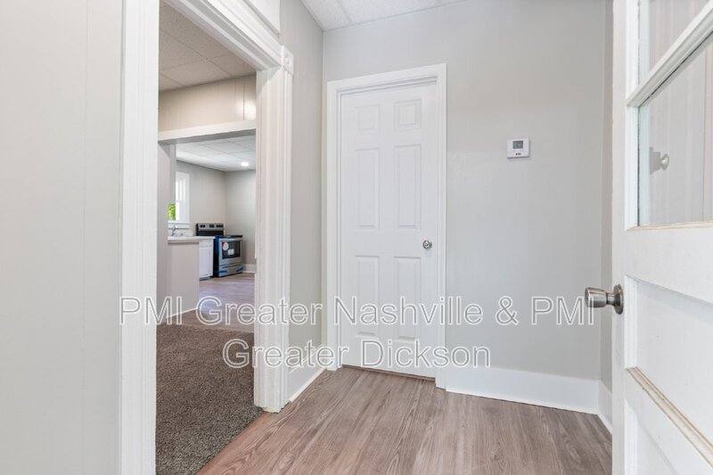 300 W Railroad St, Dickson, TN 37055 - House for Rent - Image 7