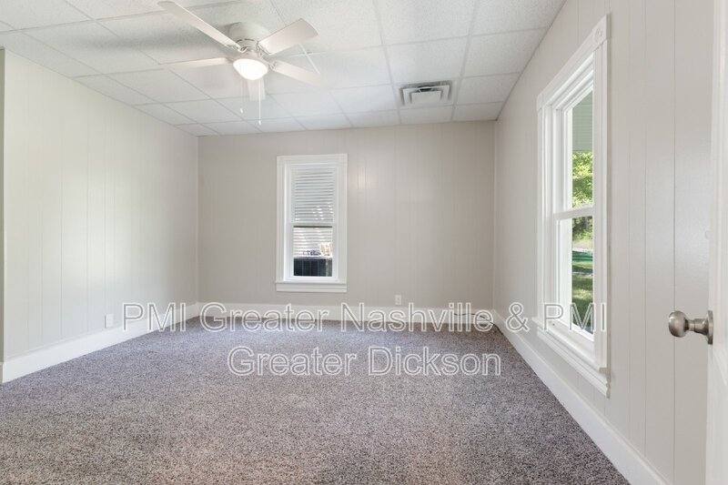 300 W Railroad St, Dickson, TN 37055 - House for Rent - Image 10