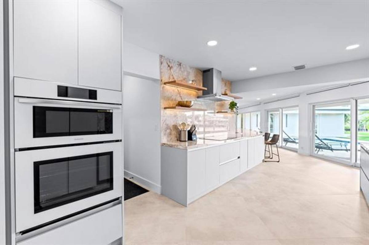 House for rent at 1725 NE 23rd Ave, Fort Lauderdale, FL 33305