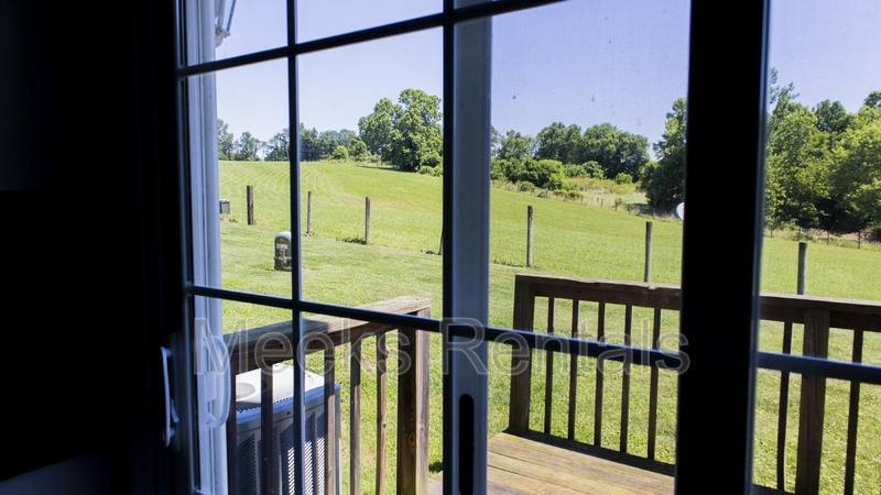 22 Mill Rd, Hurricane, WV 25526 - Townhouse for Rent - Image 2