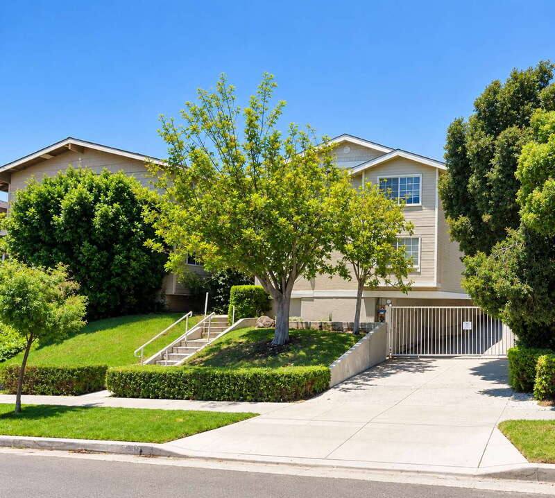 Townhouse for rent at 741 Venice Way #1, Inglewood, CA 90302