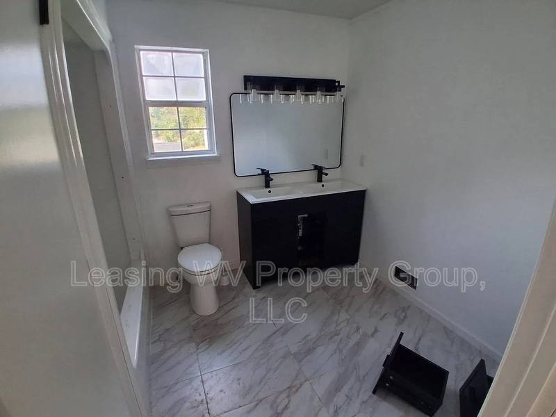 218 Baker Rd, Huntington, WV 25705 - House for Rent - Image 9