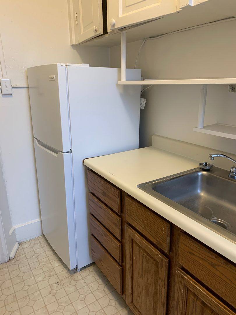 918 E Knapp St, Milwaukee, WI 53202 - Apartment for Rent - Image 7