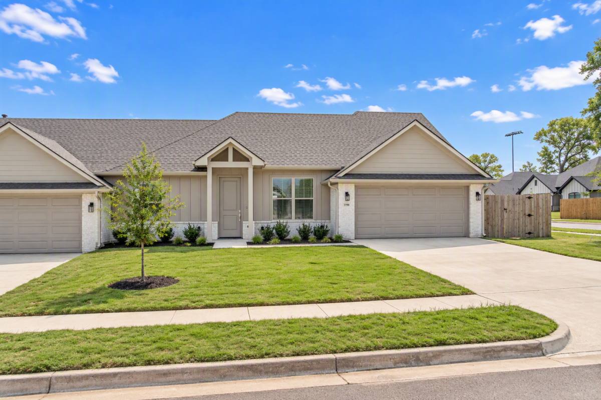 Townhouse for rent at 3198 Dogwood Park Court, Tyler, TX 75707