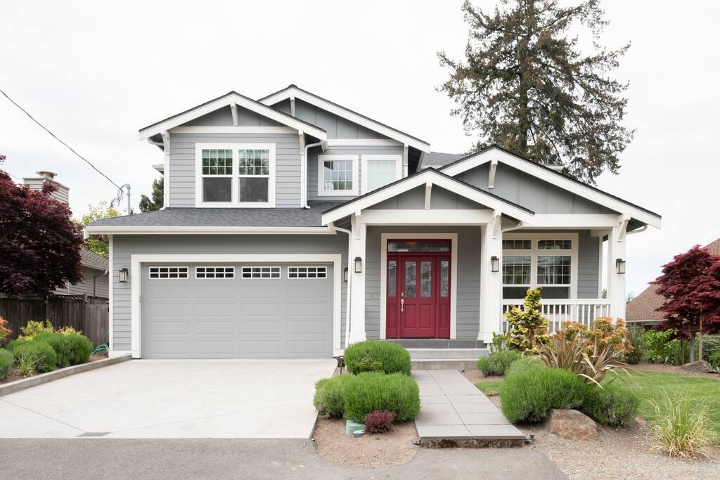 House for rent at 2449 63rd Ave SE, Mercer Island, WA 98040