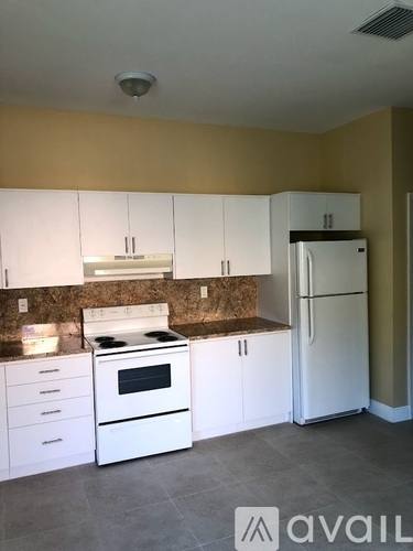 House for rent at 452 NE 165th St, Miami, FL 33162