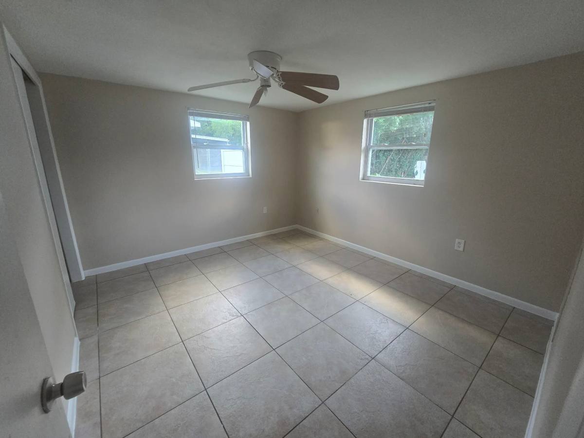 16 N Melbourne St, Beverly Hills, FL 34465 - House for Rent - Image 2