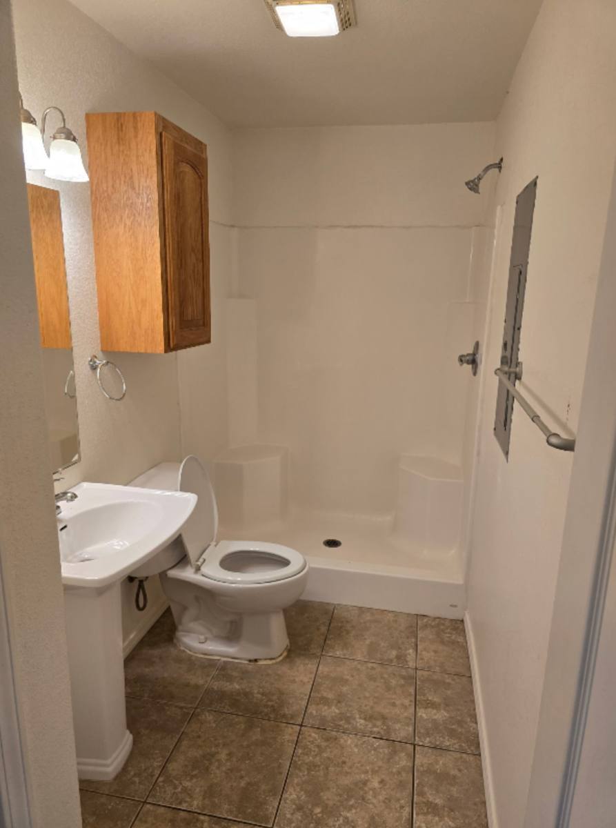 63040 E 285 Court #A, Grove, OK 74344 - Apartment for Rent - Image 4