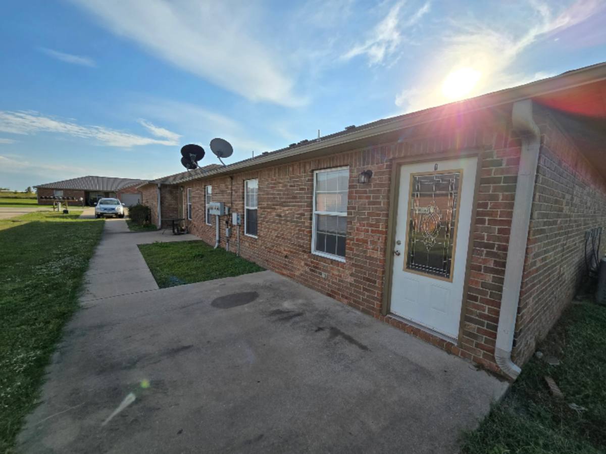 63040 E 285 Court #A, Grove, OK 74344 - Apartment for Rent - Image 2