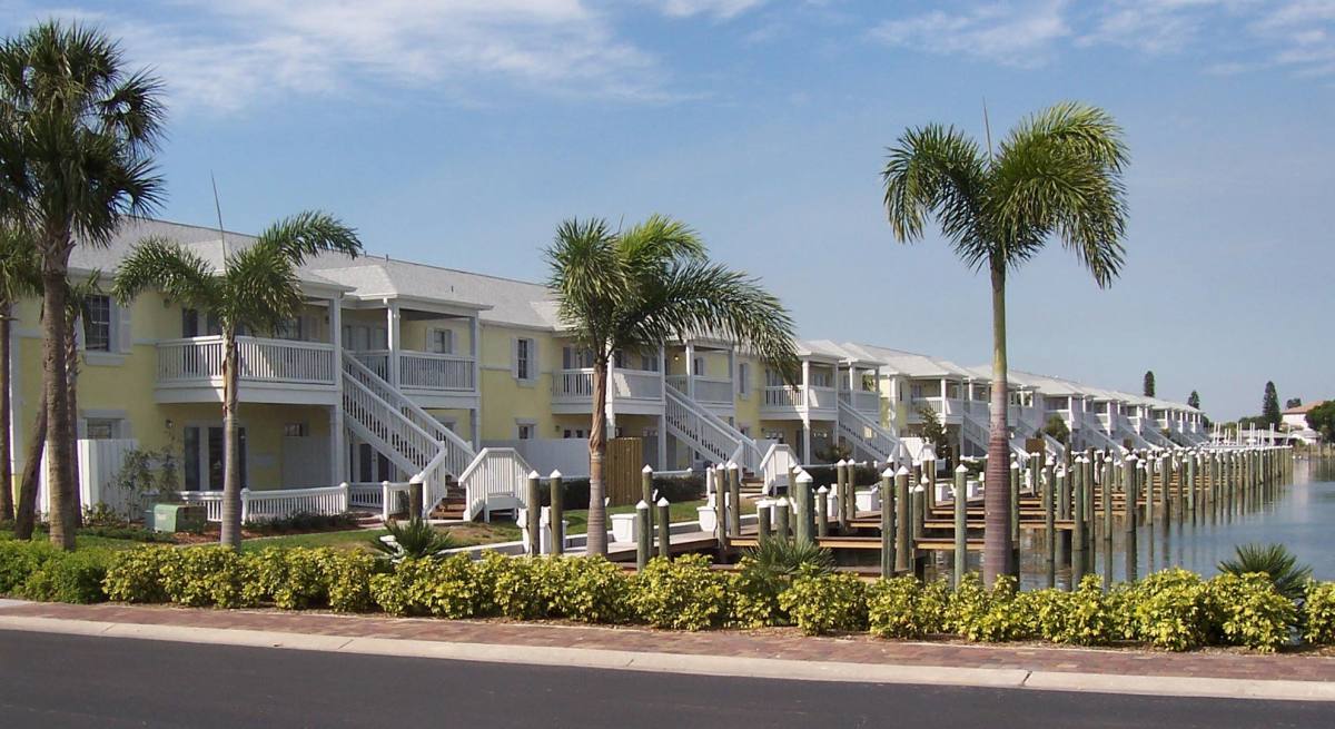 Condo for rent at 4984 Beach Dr SE #B, St. Petersburg, FL 33705