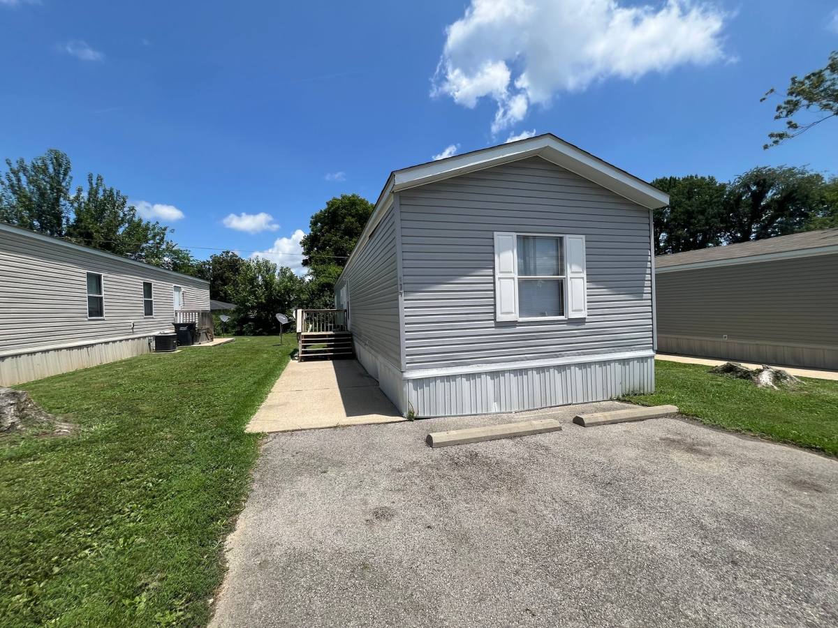 House for rent at 14 Locust St, Hopkinsville, KY 42240