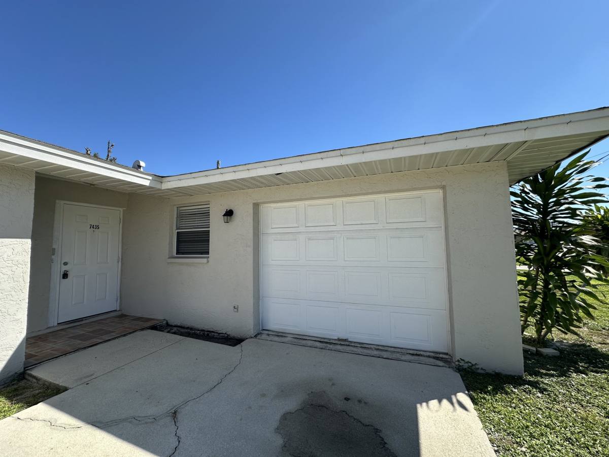 House for rent at 7435 Pebble Beach Rd, Fort Myers, FL 33967