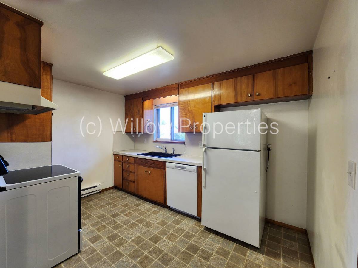 720 S 59th St, Tacoma, WA 98408 - House for Rent - Image 4