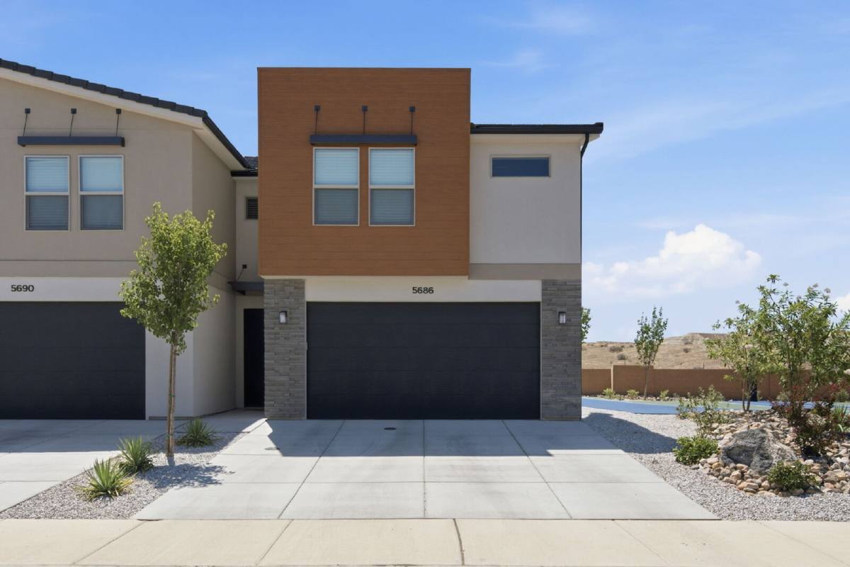 Townhouse for rent at 5686 S Weehawken Lane, St. George, UT 84790