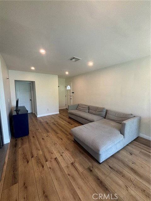 6529 Aura Ave, Reseda, CA 91335 - House for Rent - Image 4