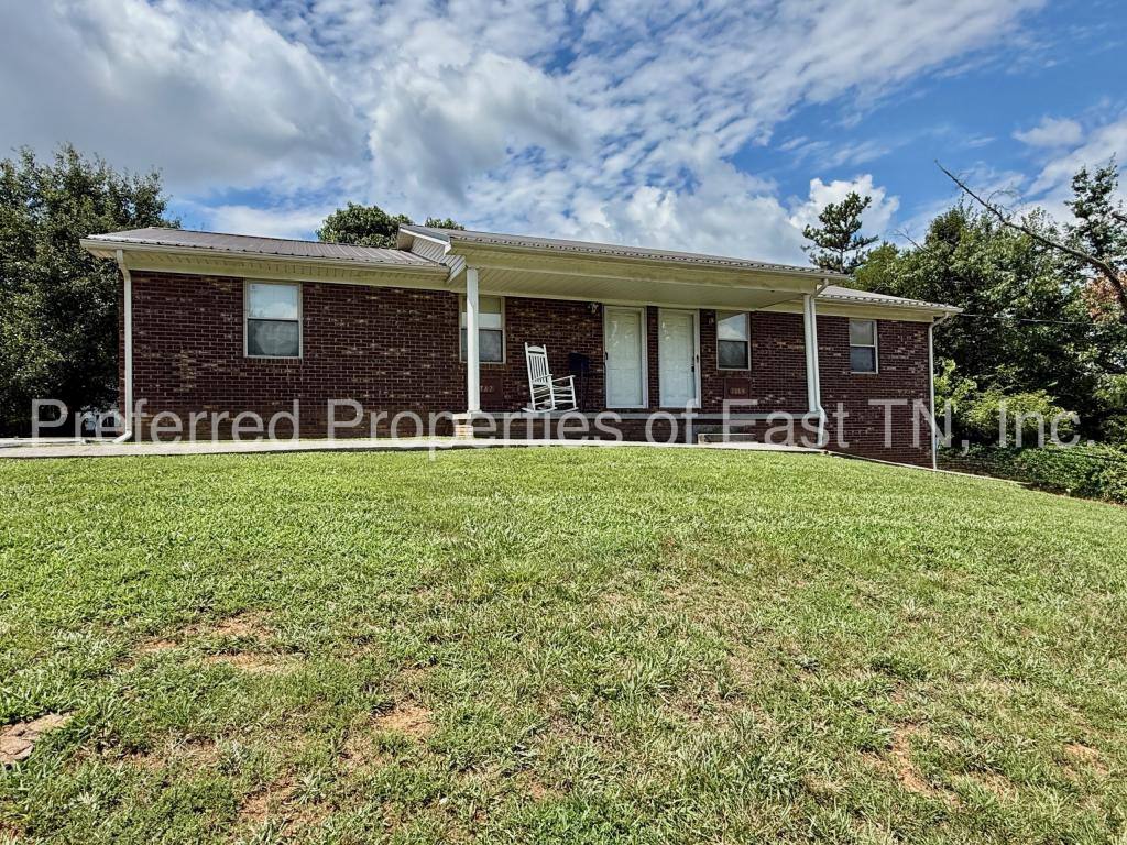 House for rent at 2882 Blue Ridge Dr, Morristown, TN 37814