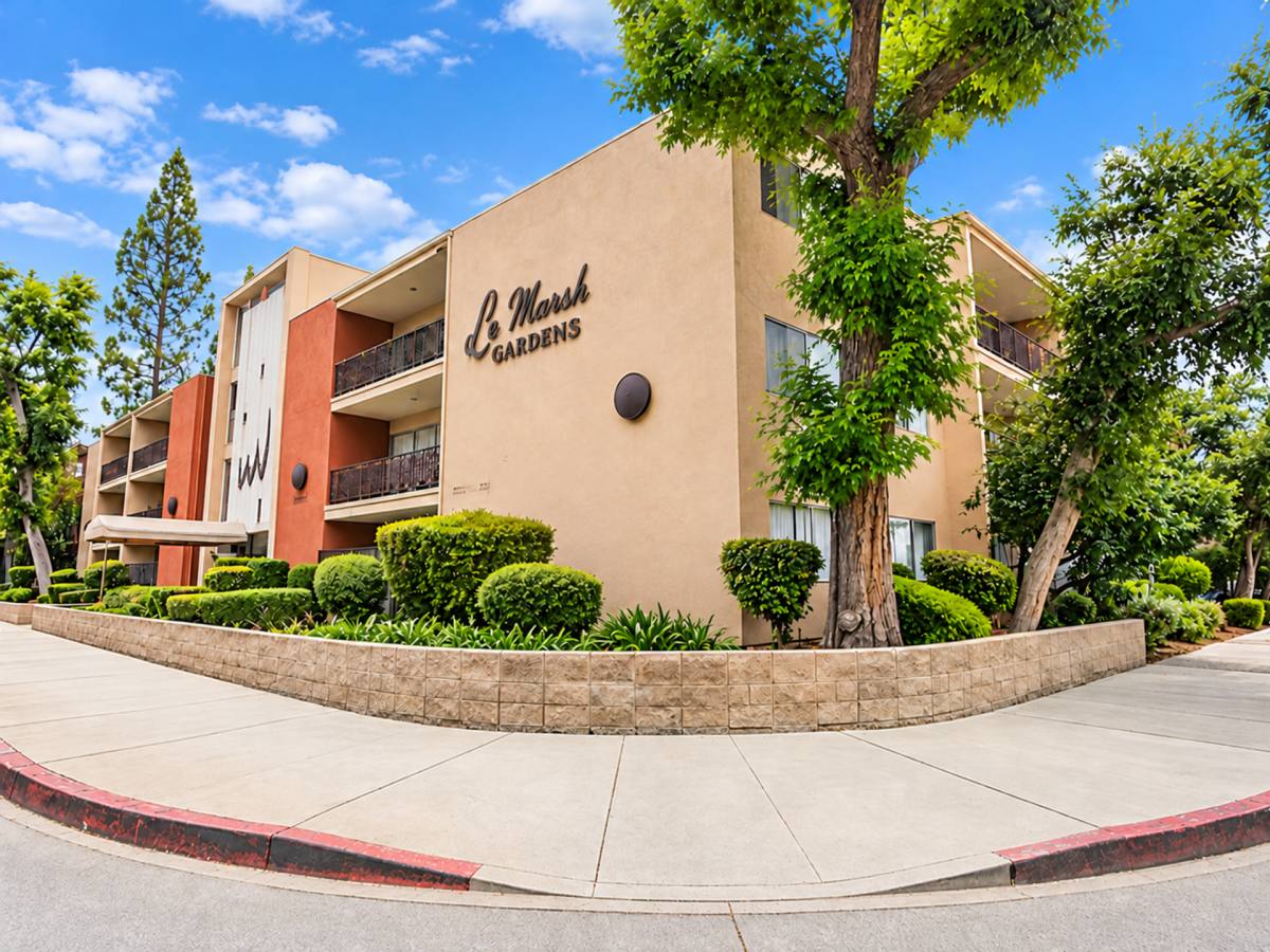 Apartment for rent at 10200 De Soto Ave, Chatsworth, CA 91311