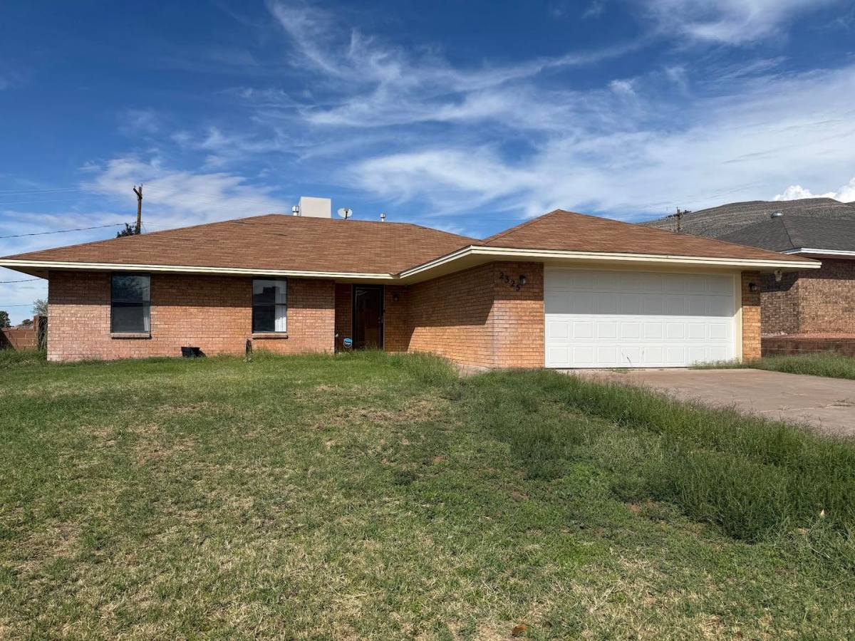 House for rent at 2325 Camino Del Rey, Alamogordo, NM 88310