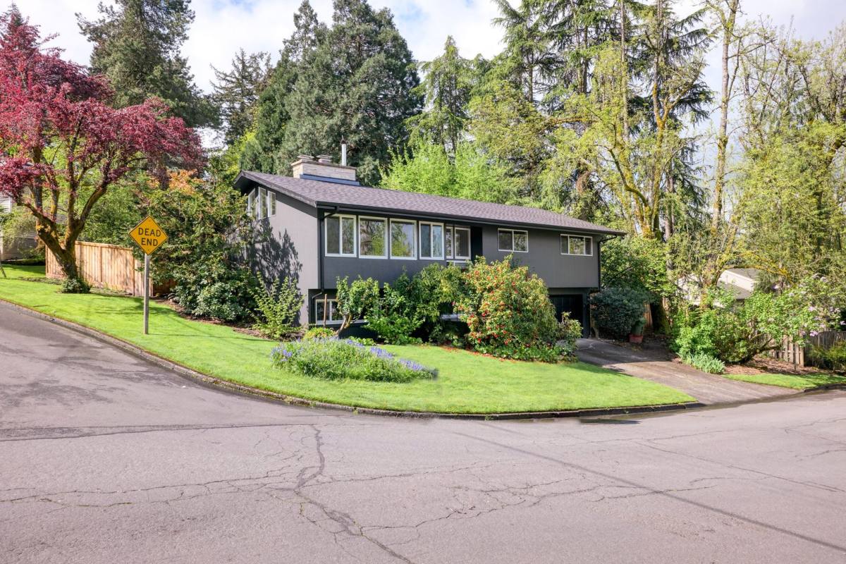 House for rent at 1698 Aspen St, Lake Oswego, OR 97034