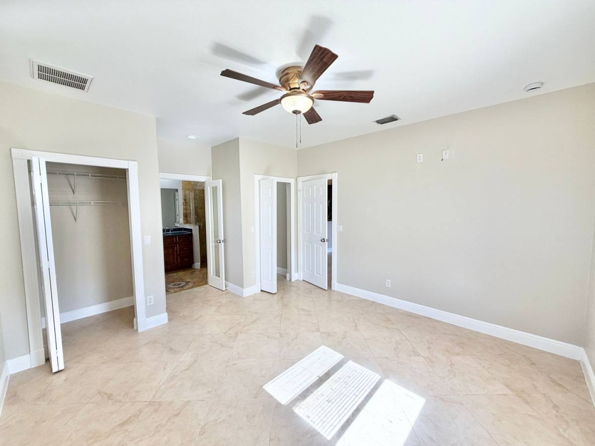 5220 28th Place SW, Naples, FL 34116 - Apartment for Rent - Image 8