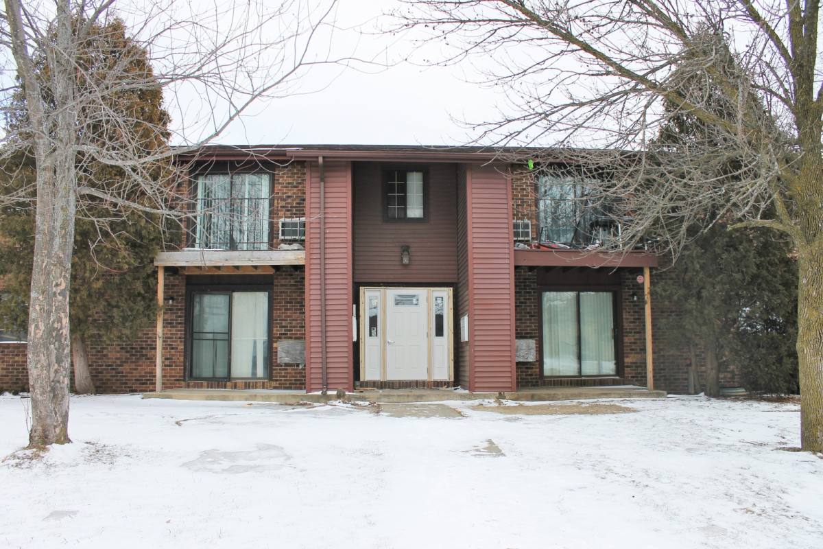 Apartment for rent at 1851 Roosevelt Ave, Racine, WI 53406