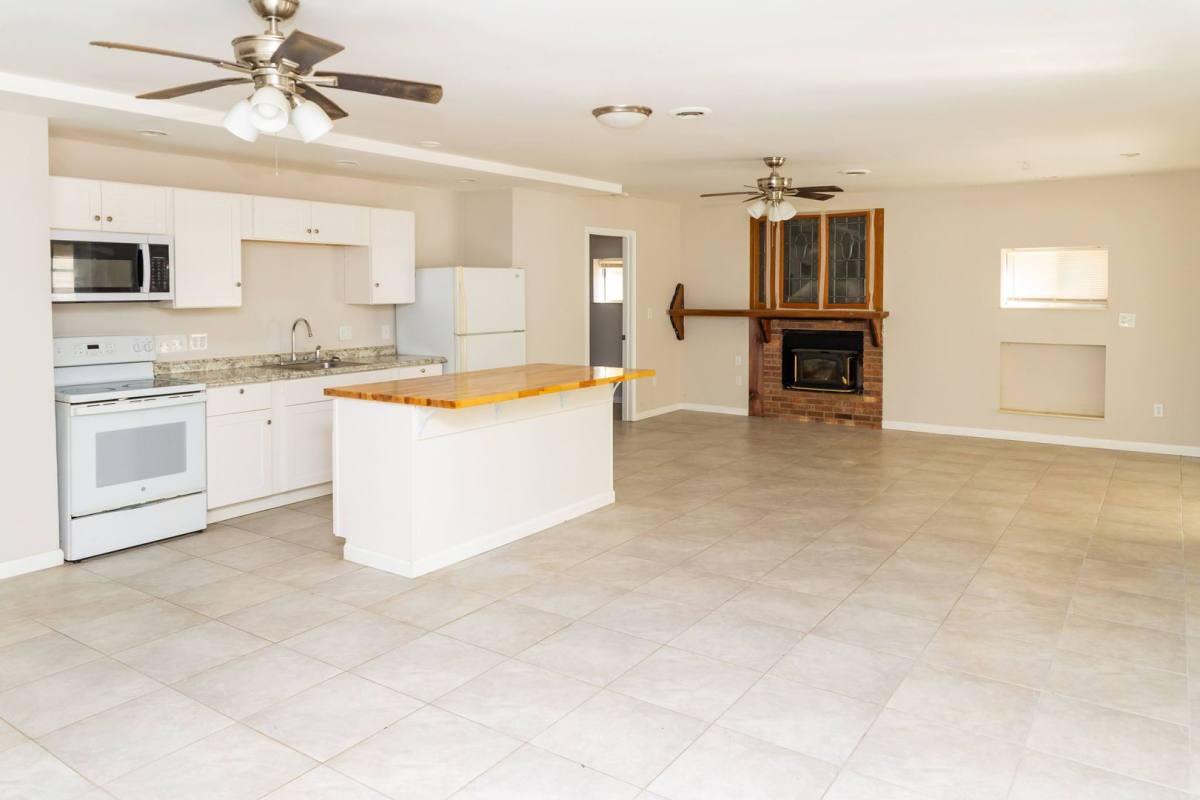 933 Caney Creek Rd, Gatlinburg, TN 37738 - Apartment for Rent - Image 5