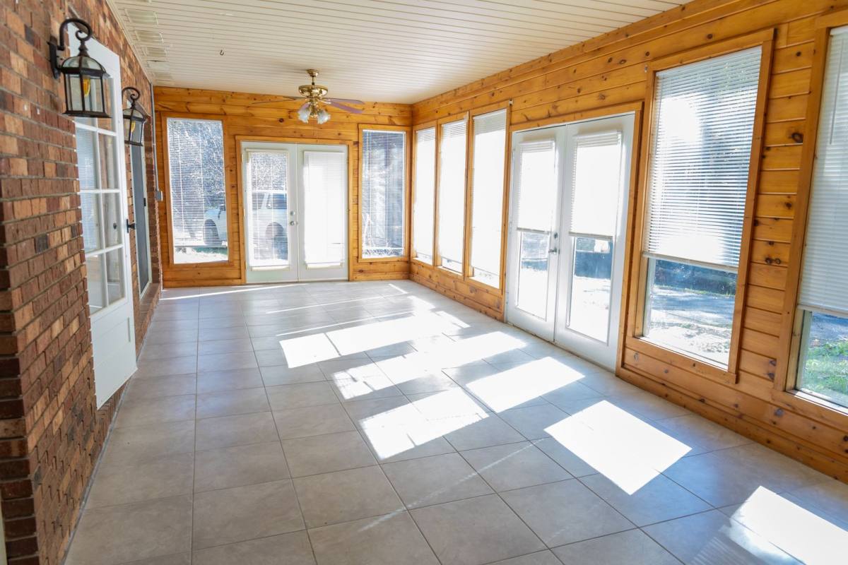 933 Caney Creek Rd, Gatlinburg, TN 37738 - Apartment for Rent - Image 4