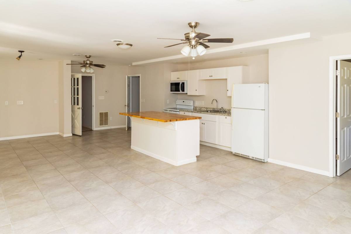 933 Caney Creek Rd, Gatlinburg, TN 37738 - Apartment for Rent - Image 6