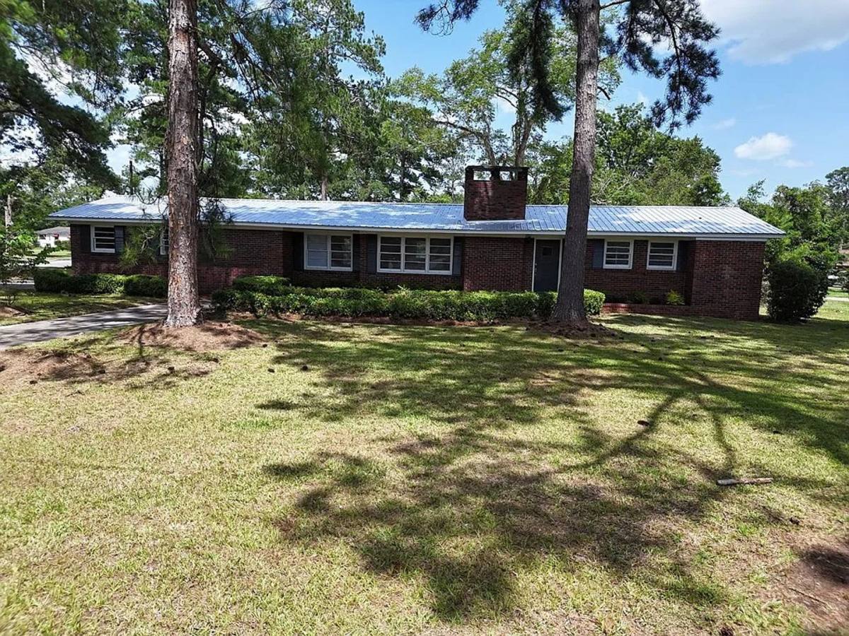 House for rent at 1401 Magnolia St, Thomasville, GA 31792