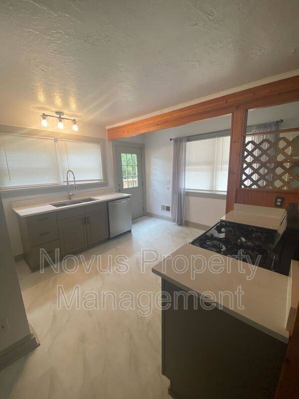 1408 Stripling Chapel Rd, Carrollton, GA 30116 - House for Rent - Image 4
