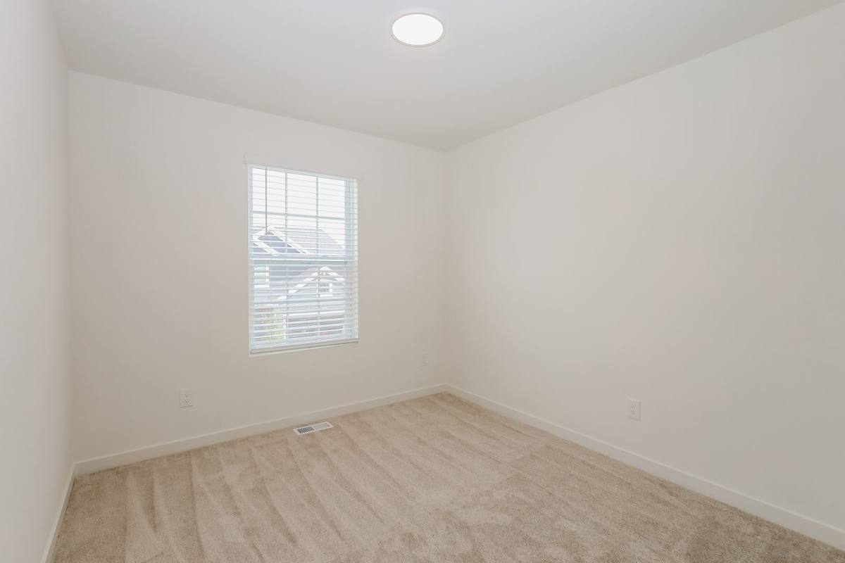 244 Wildflower Dr, Hillsdale, MI 49242 - House for Rent - Image 7