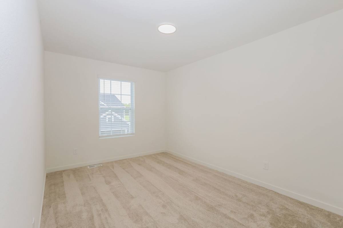 244 Wildflower Dr, Hillsdale, MI 49242 - House for Rent - Image 6