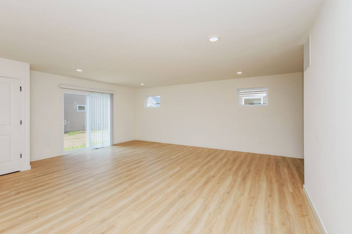 244 Wildflower Dr, Hillsdale, MI 49242 - House for Rent - Image 8