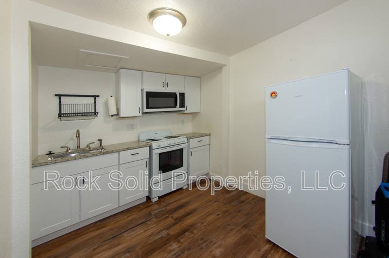 516 E 6th St #B, Cheyenne, WY 82007 - Apartment for Rent - Image 3