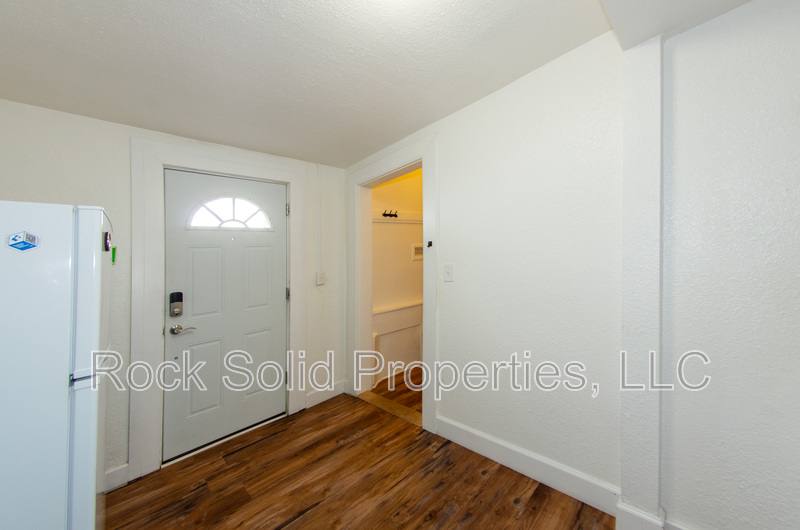 516 E 6th St #B, Cheyenne, WY 82007 - Apartment for Rent - Image 6