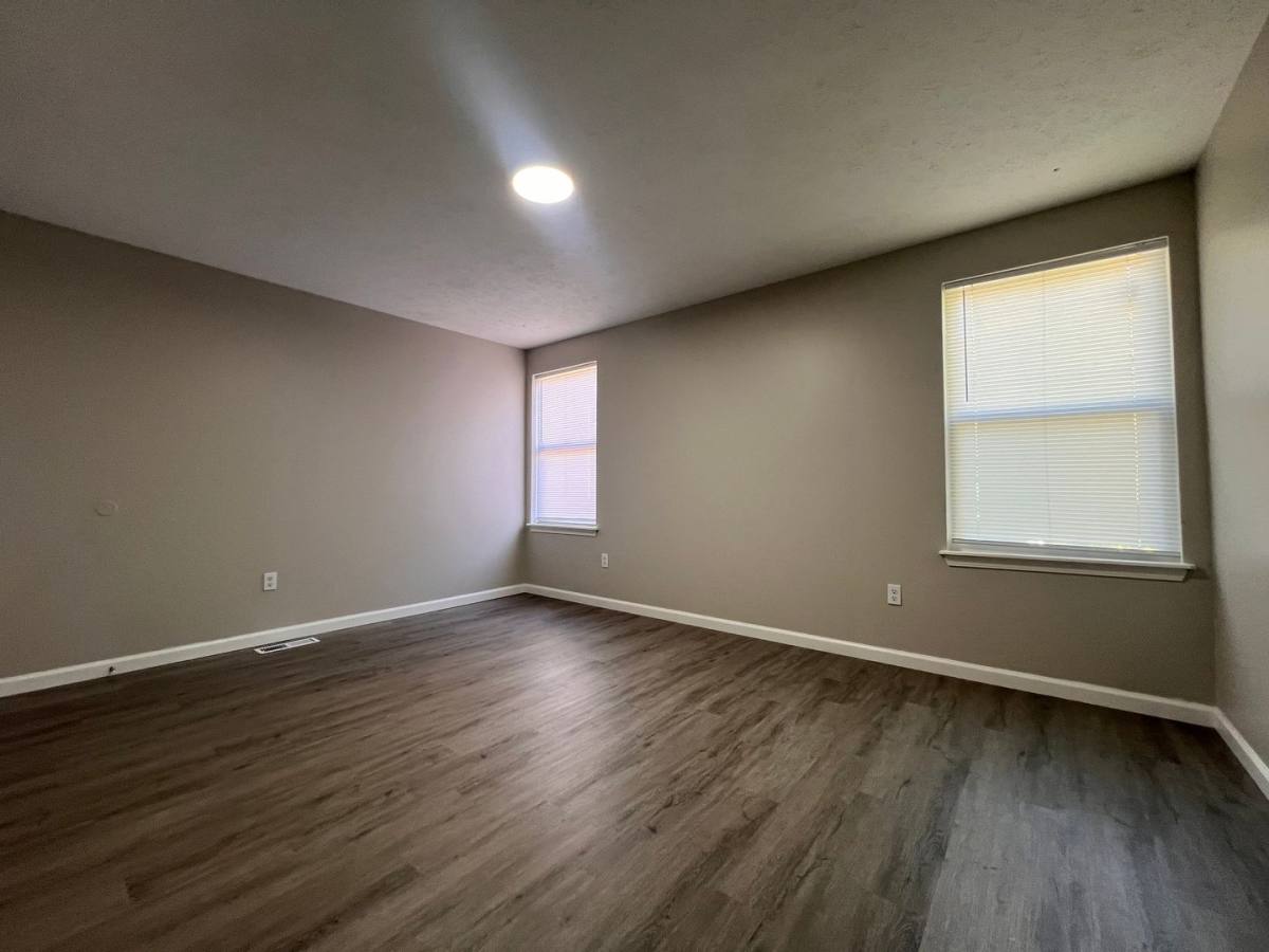 2817 Greenwood Ave, Louisville, KY 40211 - Apartment for Rent