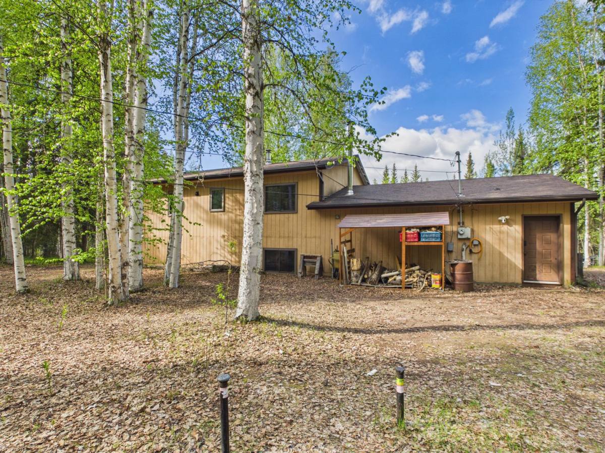 3911 Kensington Ave, North Pole, AK 99705 - House for Rent - Image 2
